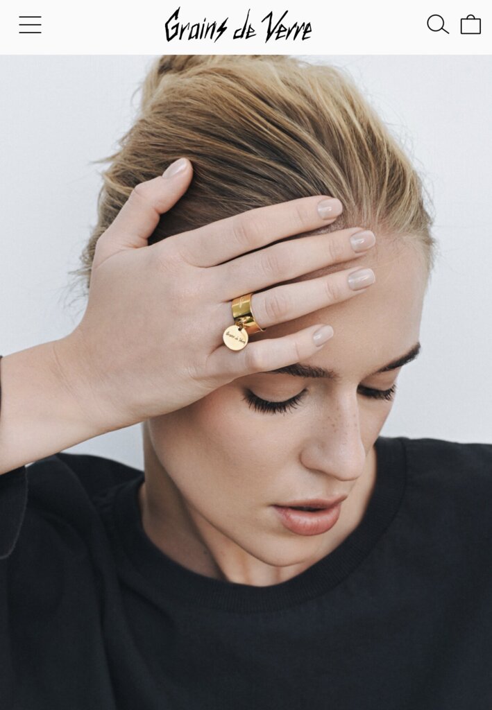 “LOGO” RING GOLDEN – Grains De Verre